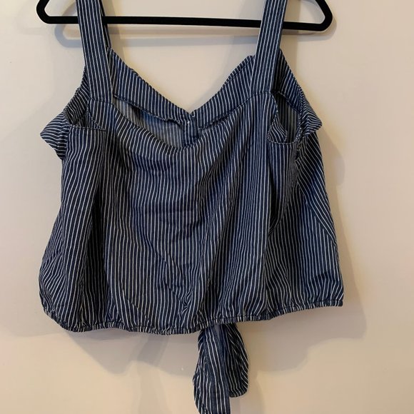 🚫SOLD J.Crew Tie Top - Picture 2 of 4